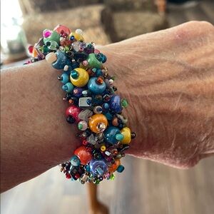 VTG Capullo Colorful Beaded Bracelet With Magnetic Closure
